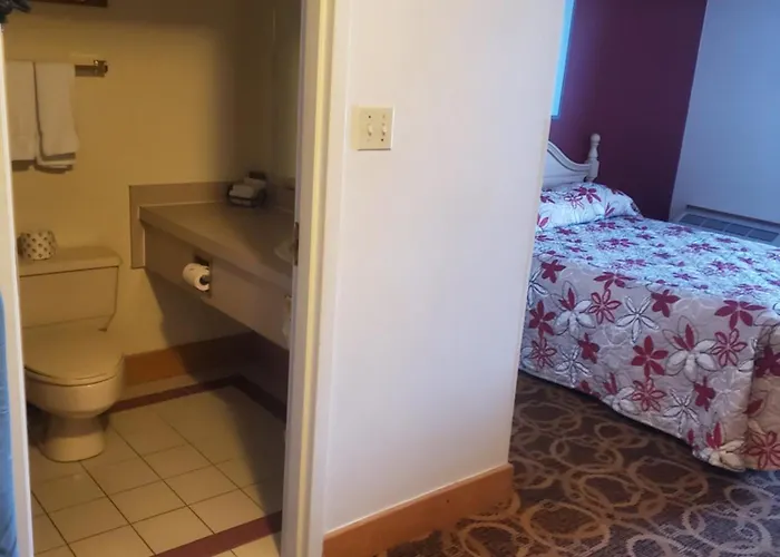 Granite Town Hotel