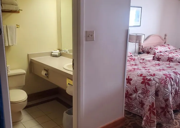 Granite Town Hotel
