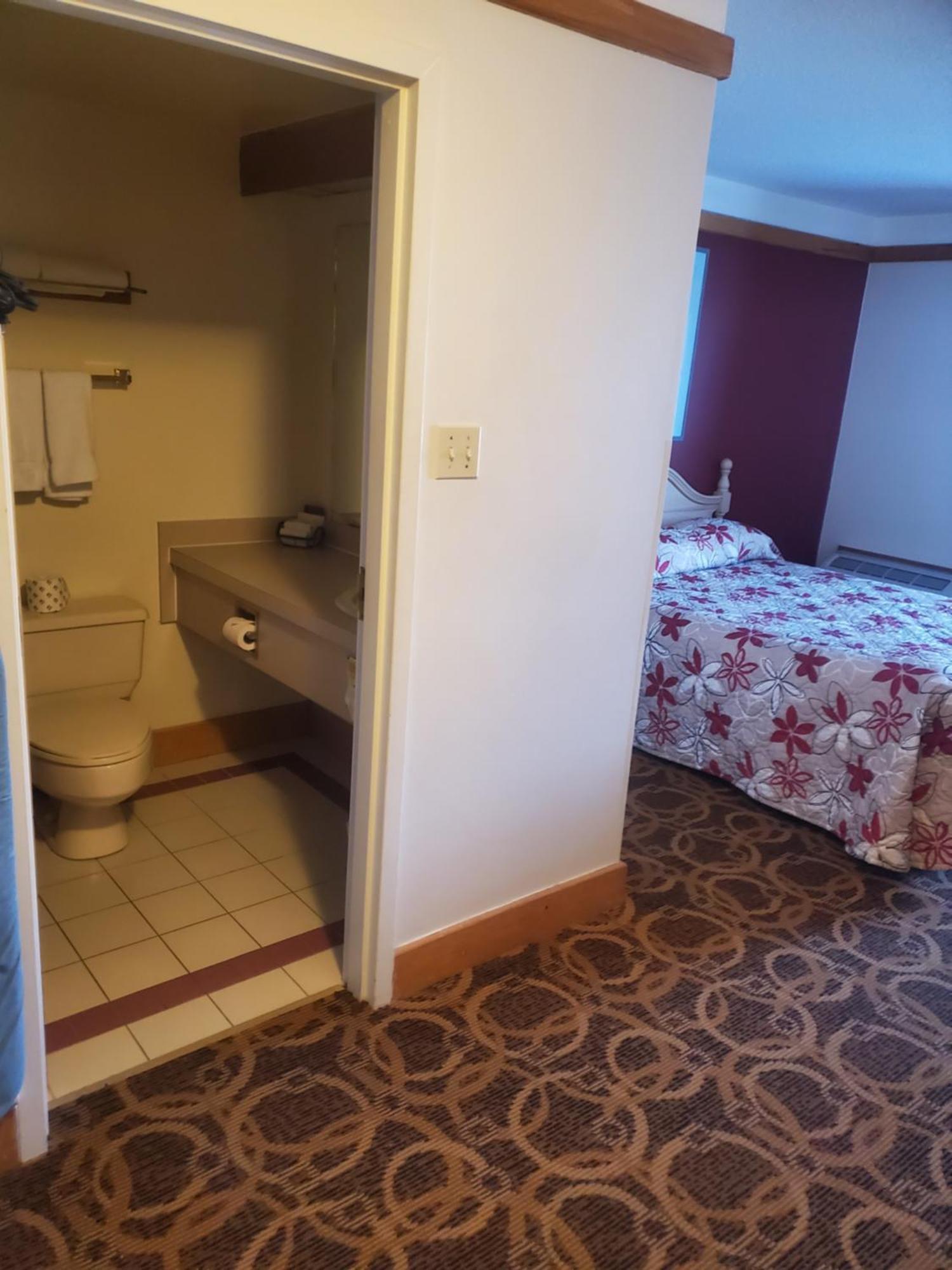 Granite Town Hotel
